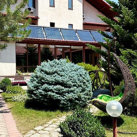 Tian-Shan Hotel Bisjkek Buitenkant foto