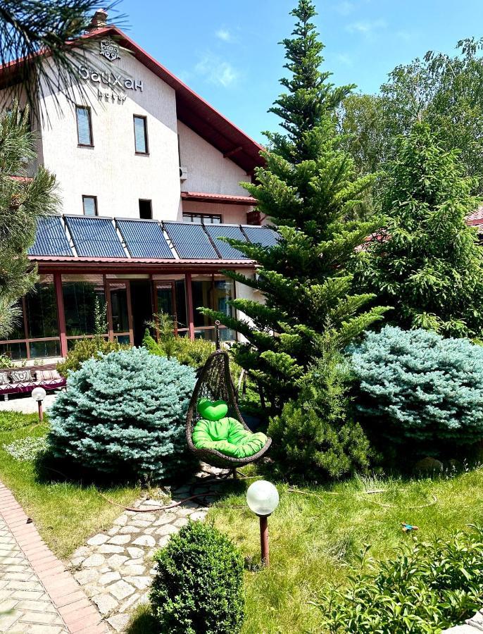 Tian-Shan Hotel Bisjkek Buitenkant foto