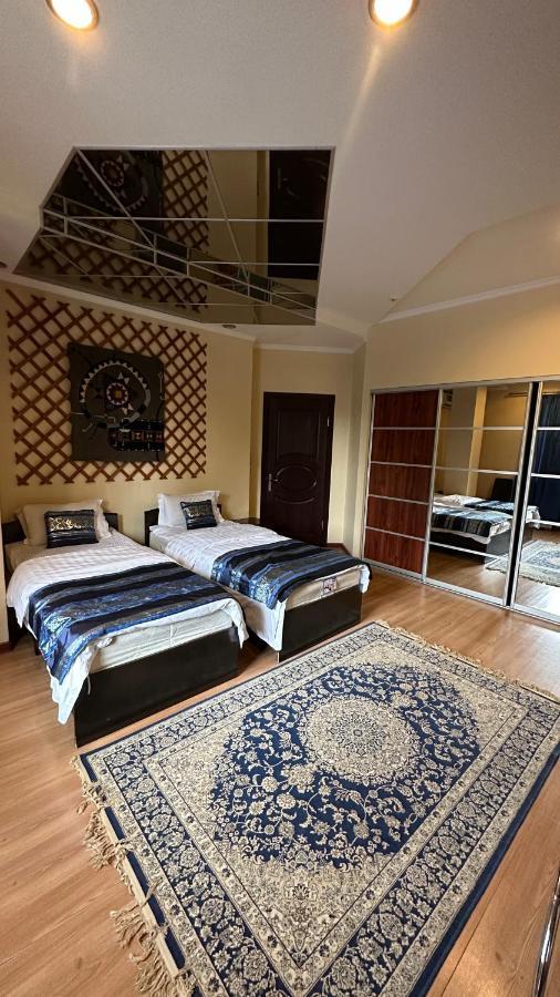 Tian-Shan Hotel Bisjkek Buitenkant foto