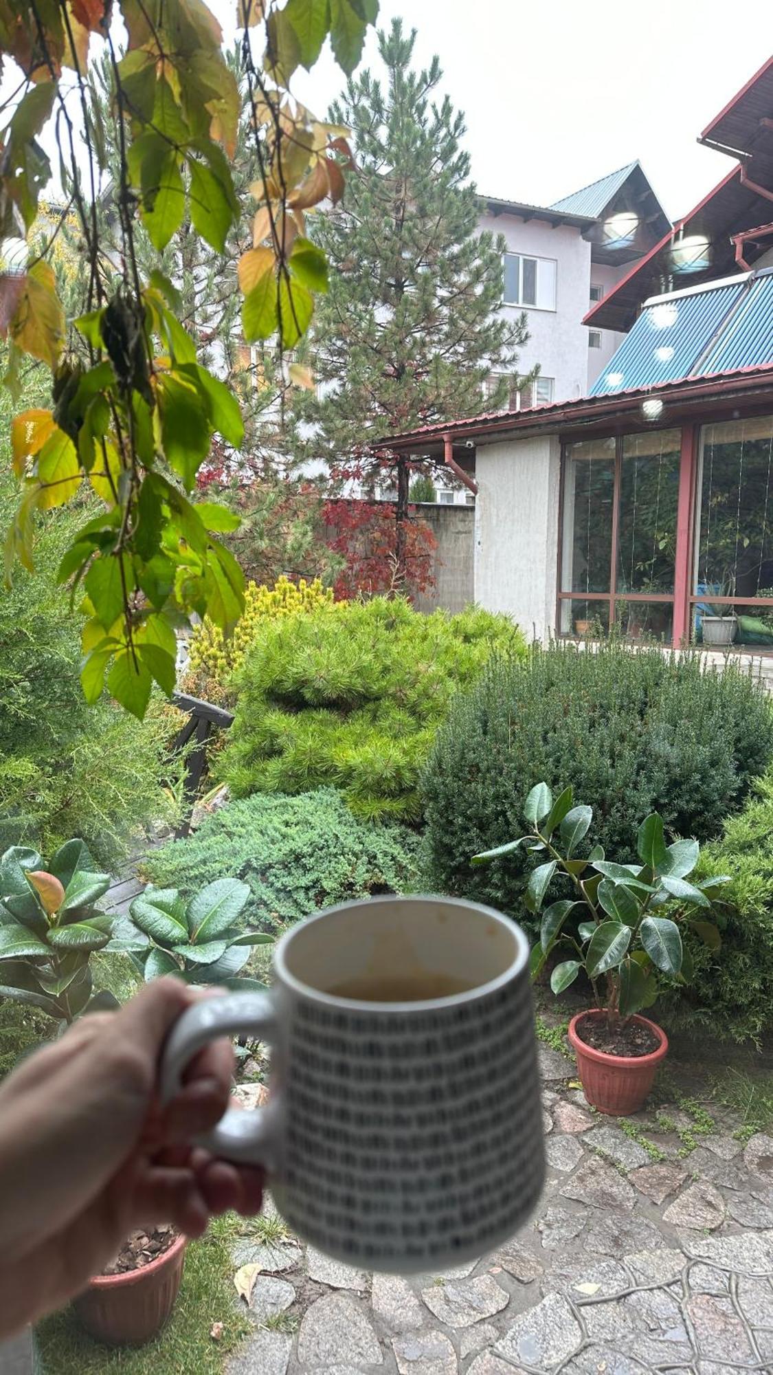 Tian-Shan Hotel Bisjkek Buitenkant foto