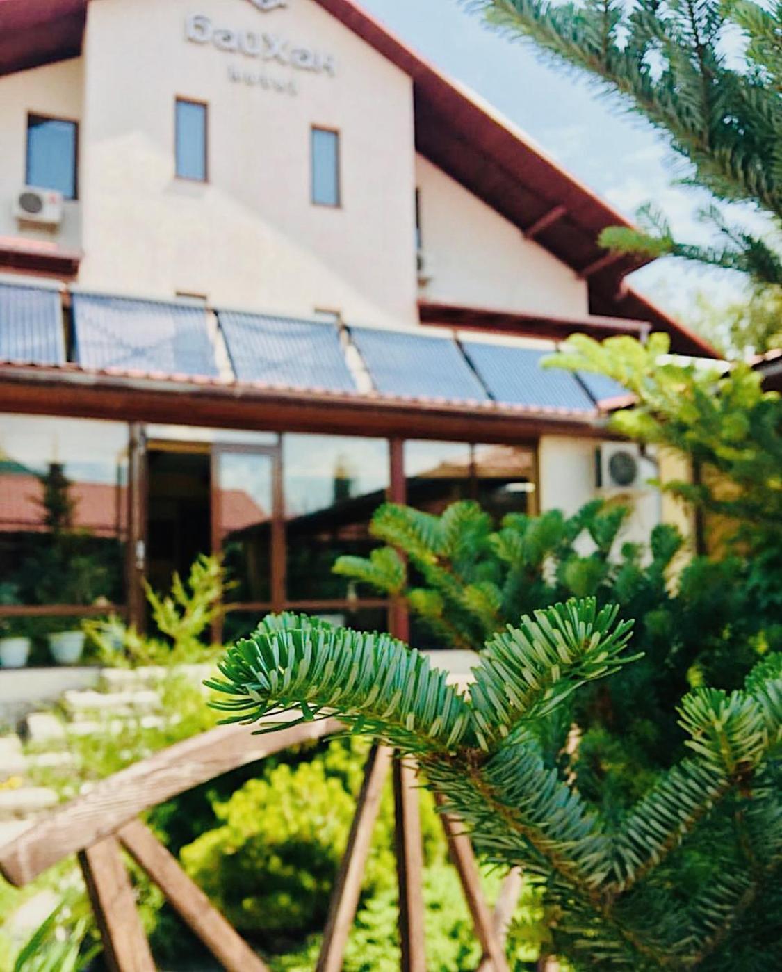 Tian-Shan Hotel Bisjkek Buitenkant foto