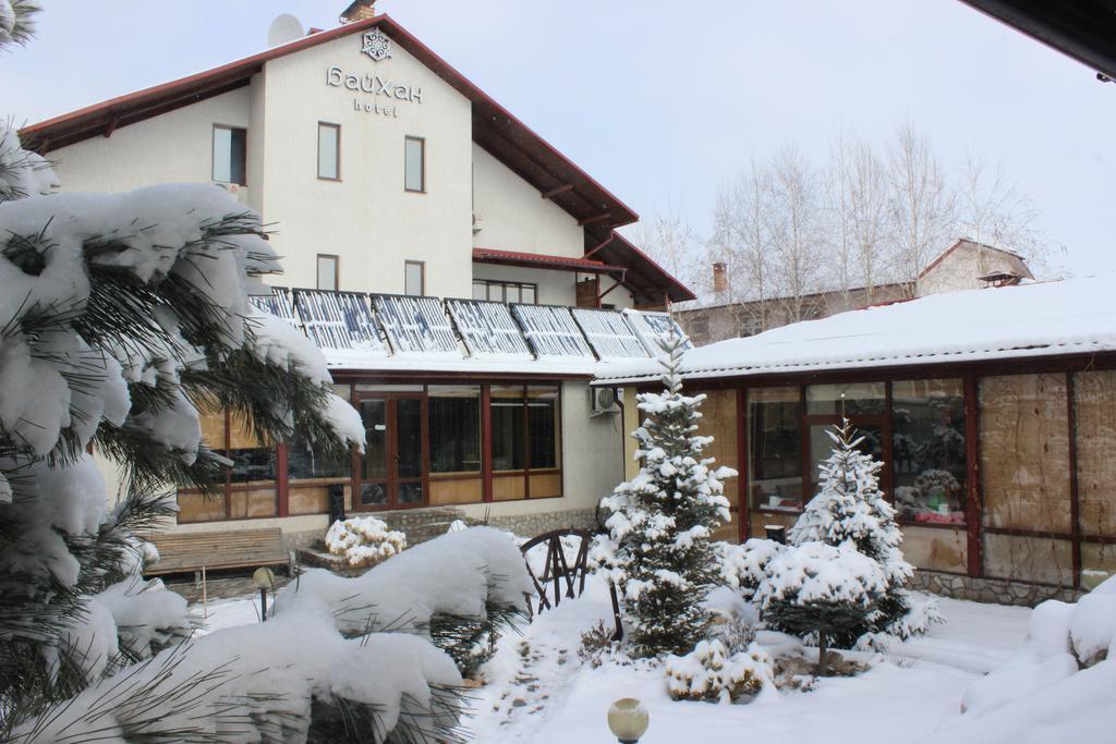 Tian-Shan Hotel Bisjkek Buitenkant foto