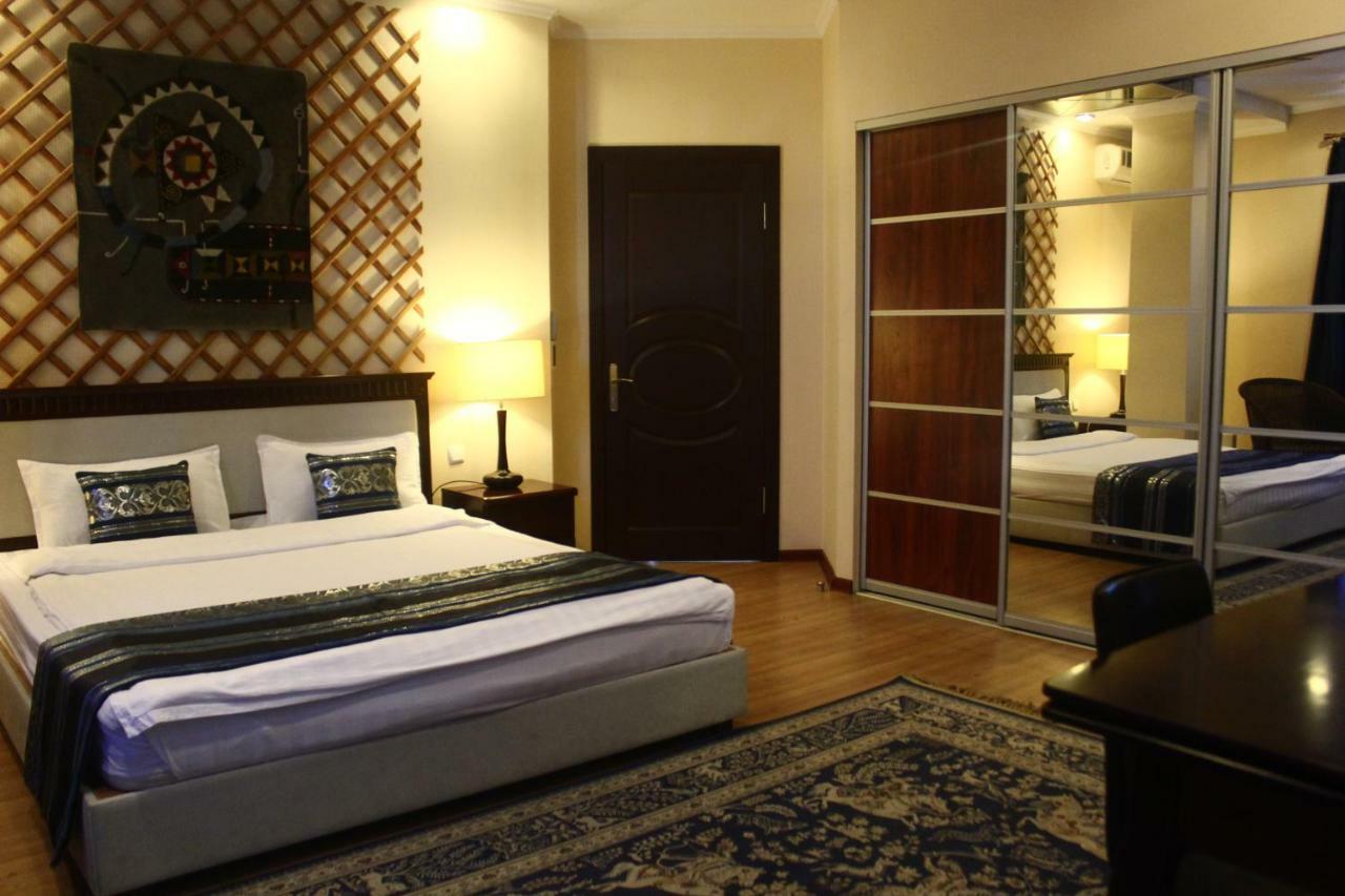 Tian-Shan Hotel Bisjkek Buitenkant foto
